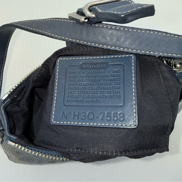 Coach Vintage women’s Soho buckle mini baguette shoulder bag blue suede leather - Picture 2 of 9